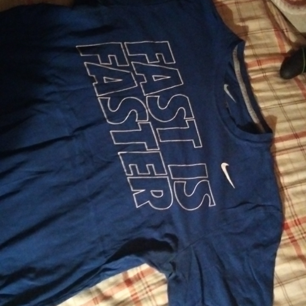 Fastest faster Nike navy blue T-shirt size large